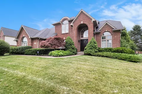 24162 Wintergreen Cir, Novi, MI 48374