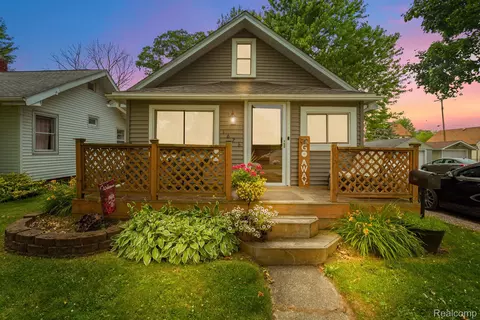 1626 New Hampshire Ave, Marysville, MI 48040