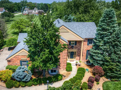 350 Belle Meade Rd, Troy, MI 48098