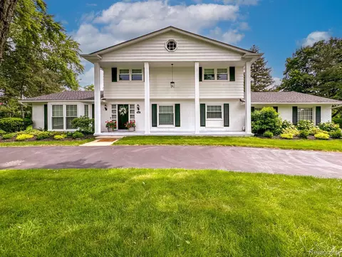6895 Halyard Rd, Bloomfield Hills, MI 48301