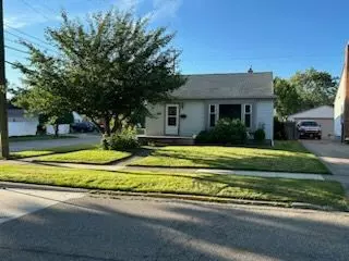 166 Charlevoix St, Clawson, MI 48017