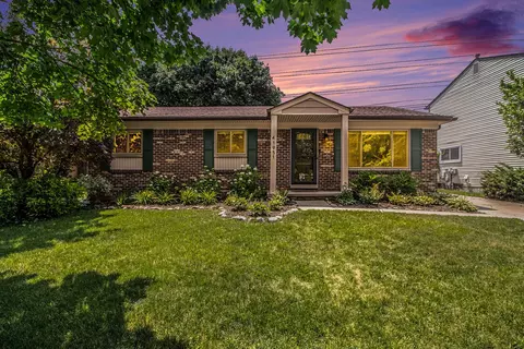 41951 Hystone St, Canton, MI 48187