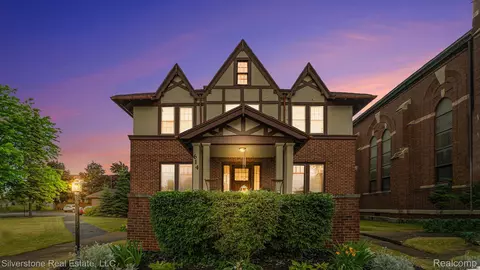 614 N Michigan Ave, Saginaw, MI 48602
