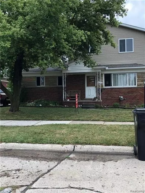 28300 Garfield St, Roseville, MI 48066