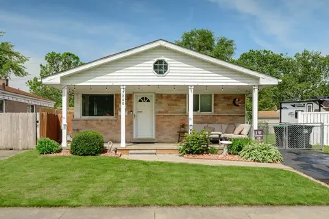 7260 Mortenview Dr, Taylor, MI 48180