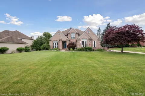 4140 Lake Forest Crt Ct, Pittsfield, MI 48108