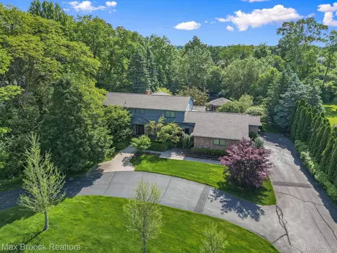 30120 Westgate Rd, Farmington Hills, MI 48334