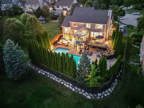 45643 Marlborough, Novi, MI 48377