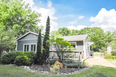 10435 Hall Rd, Whitmore Lake, MI 48189