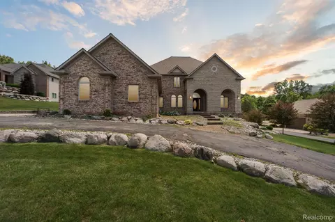 3045 Shyre Cir, Davison, MI 48423