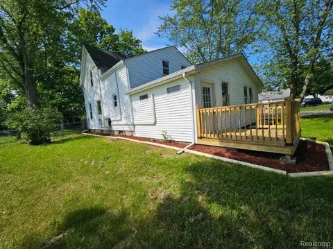 411 Lytle Ave, Harbor Beach, MI 48441