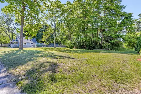 2500 Little St, Port Huron, MI 48060