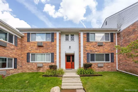 525 Fairbrook St #106, Northville, MI 48167