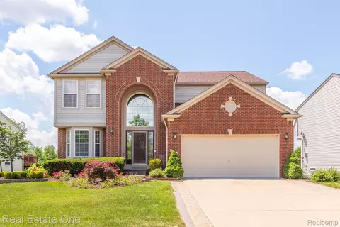 10170 E Avondale Cir, Superior, MI 48198