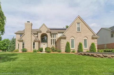 6932 Kings Mill Dr, Canton, MI 48187