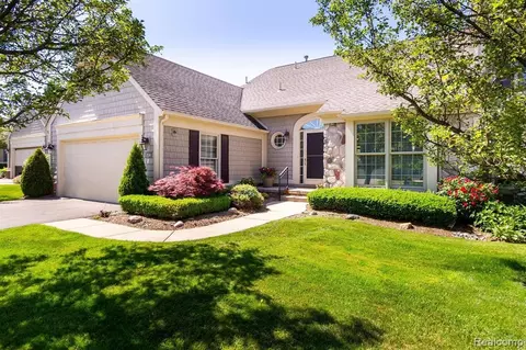 709 Upper Scotsborough Way, Bloomfield Hills, MI 48304