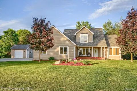 8535 Ridge Rd, Goodrich, MI 48438