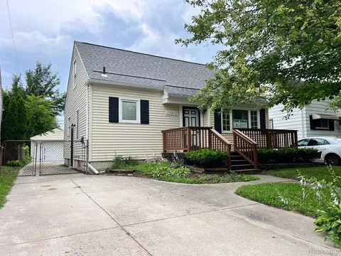 19952 Indian, Redford, MI 48240