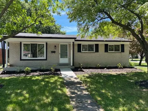 12426 Lyford Dr, Sterling Heights, MI 48312