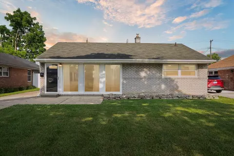 18260 Marsha St, Riverview, MI 48193