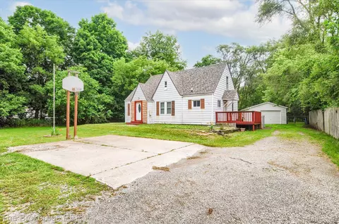 7074 N State Rd, Richfield, MI 48423