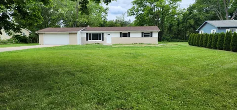 11487 Runnells Dr, Vienna, MI 48420