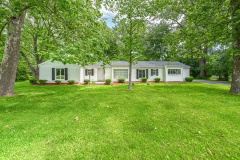 31170 Fromm Crt Ct, Bingham Farms, MI 48025
