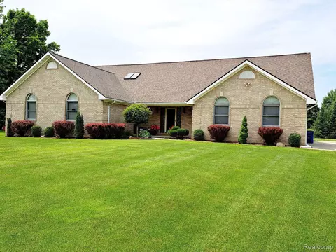 1115 Ripley Rd, Linden, MI 48451