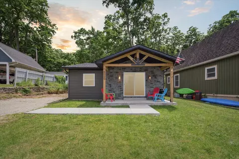 16055 Murray Rd, Argentine, MI 48418