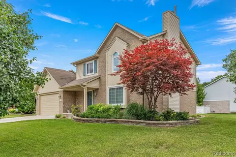 21457 Hildebrandt Dr, Flat Rock, MI 48134