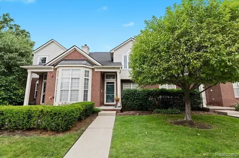 2201 Cameron Cir, Walled Lake, MI 48390