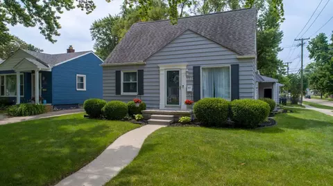 1137 Royal Ave, Royal Oak, MI 48073