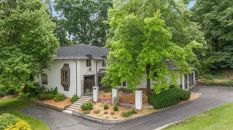 4378 Compton Way, Bloomfield Township, MI 48302