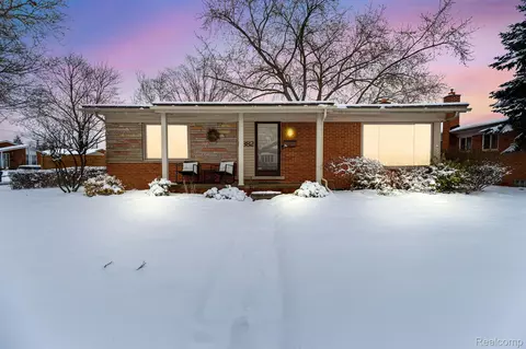 5382 Casmere Ave, Warren, MI 48092