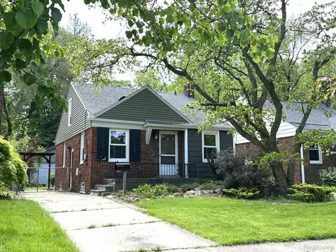 402 University St, Ferndale, MI 48220