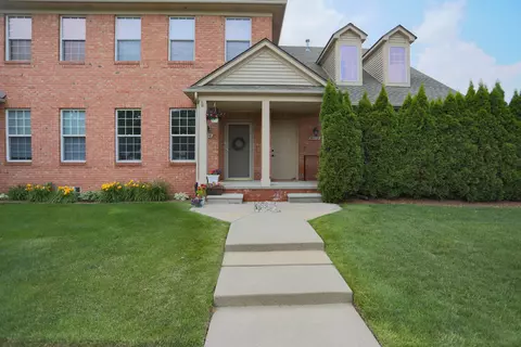 5112 Mesa Dr, Shelby Township, MI 48316