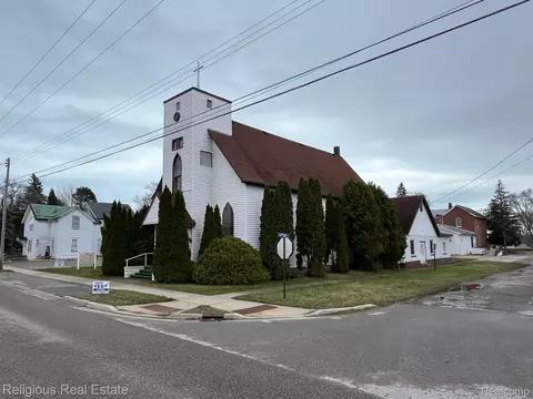 219 W River Rd, Oscoda, MI 48750
