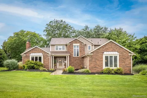 1285 Chaffer Dr, Rochester Hills, MI 48306