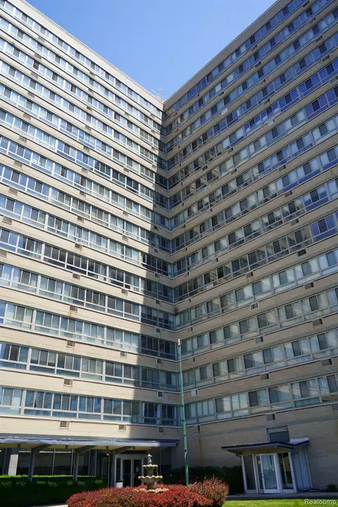 8900 E Jefferson Ave #624, Detroit, MI 48214