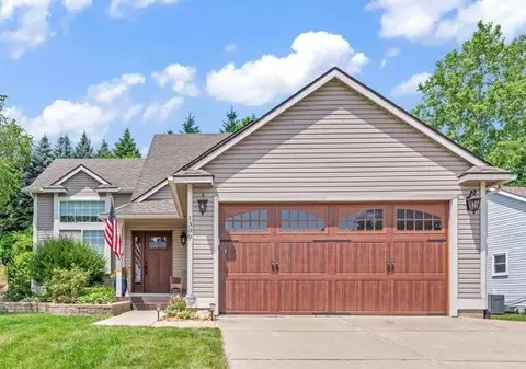 1300 Edgebrook Dr, Howell, MI 48843