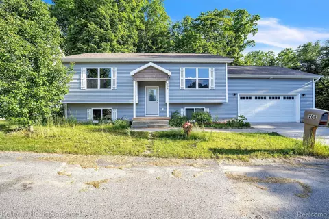 208 Parkview Dr, Kingsley, MI 49649