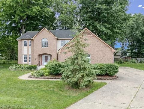 41899 Connerwood Crt Ct, Canton, MI 48187