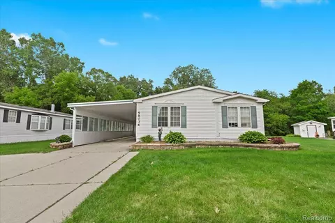 58036 Colchester Rd, Washington, MI 48094