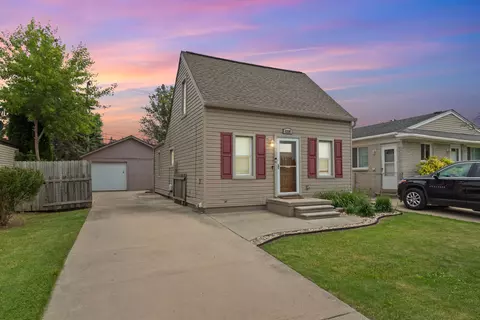 8330 Fremont St, Westland, MI 48185