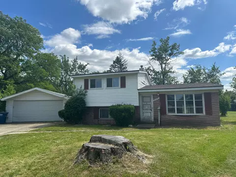 31073 Barrington St, Westland, MI 48186