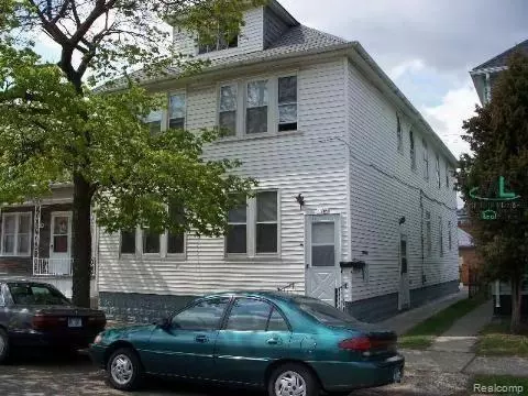 11395 Sobieski St, Hamtramck, MI 48212