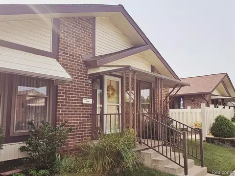 40654 Newport Dr, Plymouth, MI 48170