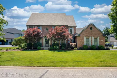 7575 Setters Pointe Dr, Brighton, MI 48116