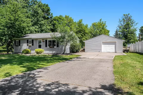 2360 Belle Glade, Fenton, MI 48430