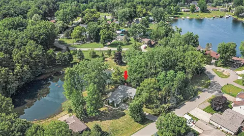 11632 Pleasant View Dr, Pinckney, MI 48169